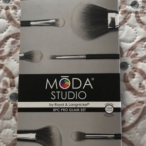 MODA 8 piece brush set